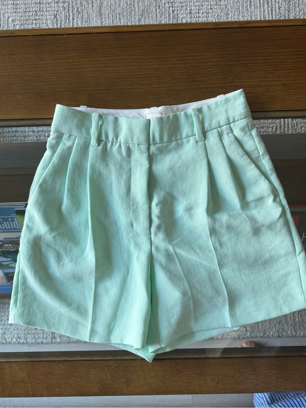 Aritzia Wilfred Effortless Short Mid-Thigh Crepette